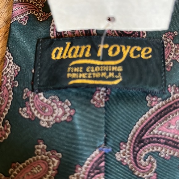 Vintage ALAN ROYCE Princeton, NJ
Paisley Tie Made in USA 100% Silk DeadStock NEW - Picture 12 of 13